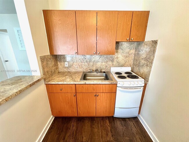 Building Photo - 692 NE 85th St