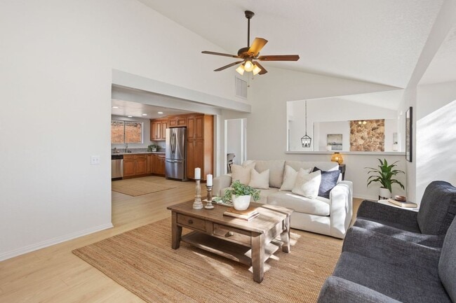 Building Photo - 3 Bedroom House with View in Poway