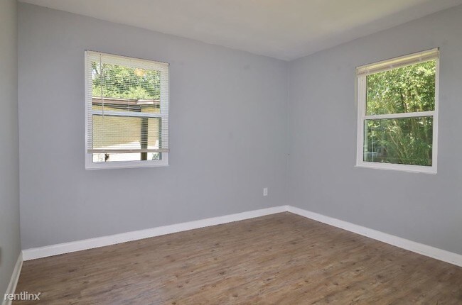 Building Photo - 3 br, 1 bath House - 6051 Park St