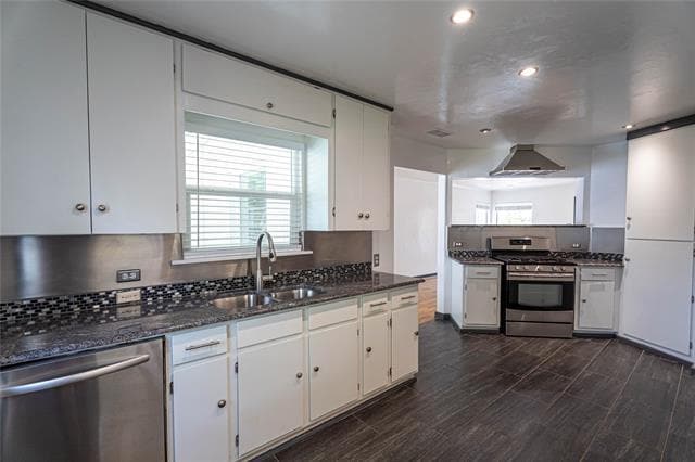 Building Photo - 10231 Pinecrest Dr