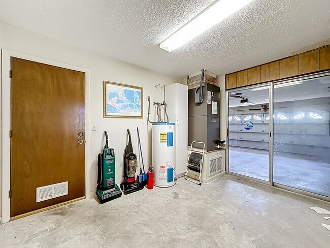 Building Photo - 13850 Co Rd 512