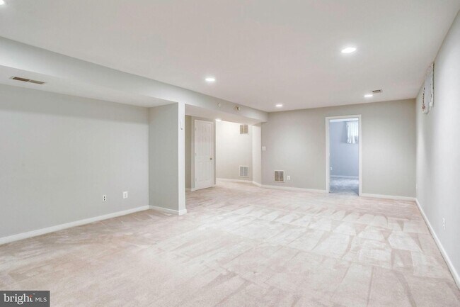 Building Photo - 26161 Rachel Hill Dr