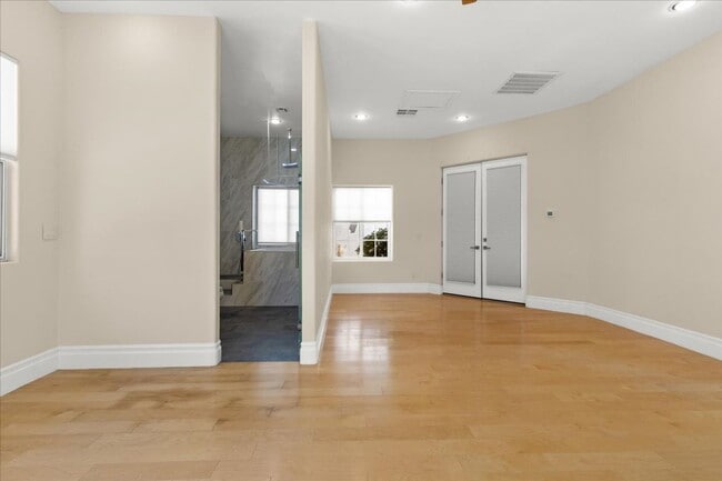 Building Photo - 3043 Red Springs Dr