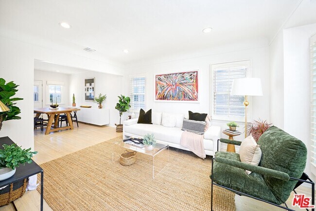 Building Photo - 7822 Bleriot Ave