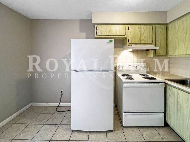 Building Photo - Spring Savings Are in Bloom! 1BR/1BTH with Fort Myers Style to Swoon Over + $250 Off the 1st Month!