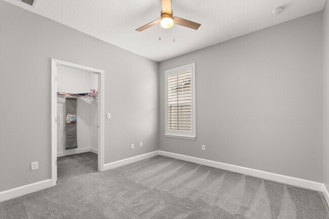 Building Photo - 6875 Arnoldson St