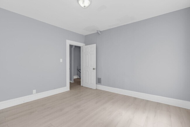 Building Photo - 555 Jefferson Ave