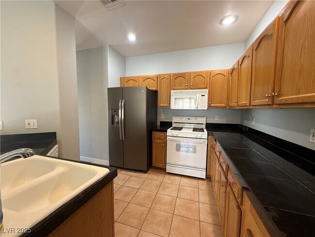 Building Photo - 1600 Cardinal Bluff Dr
