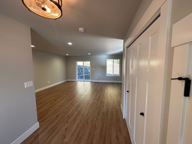 Building Photo - 00430-400 NW 7th AVE