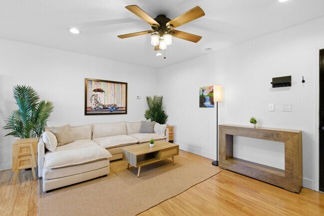 Building Photo - 4262 Wilson Ave