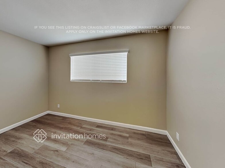 Building Photo - 3221 E Captain Dreyfus Ave