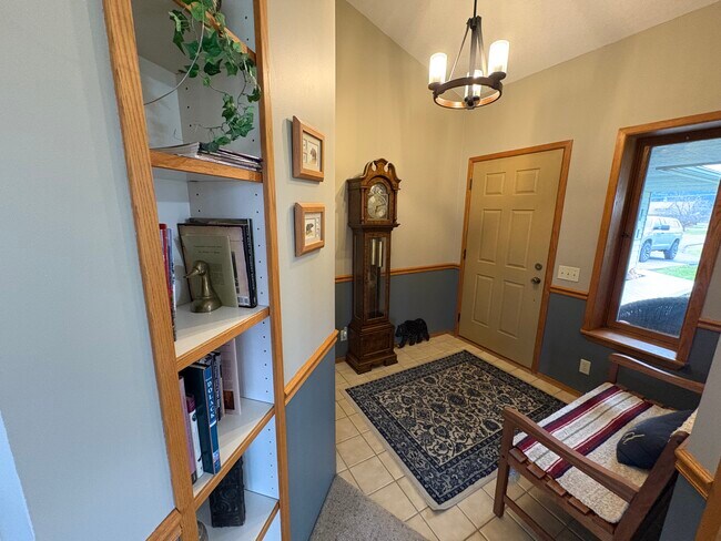 Building Photo - 391 N Somers Rd