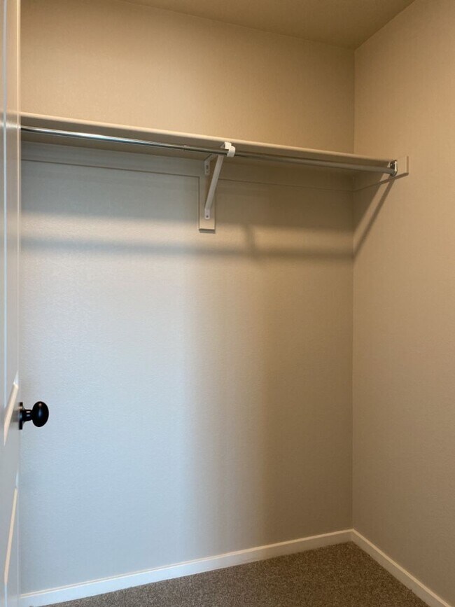 Building Photo - Stunning Townhome in Northridge Trails