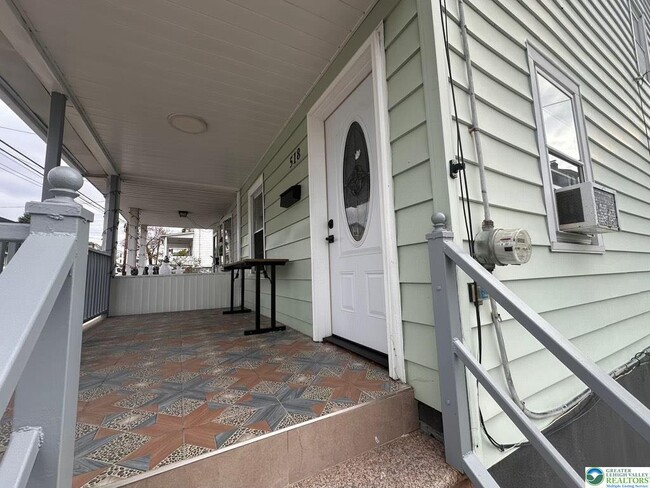 Building Photo - 518 E Patterson St