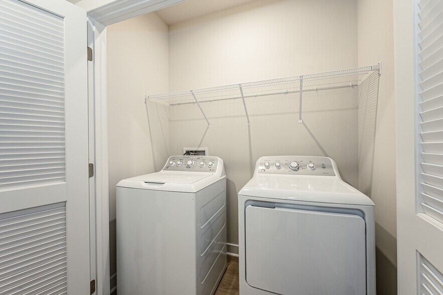 Building Photo - 6601 Citory Way