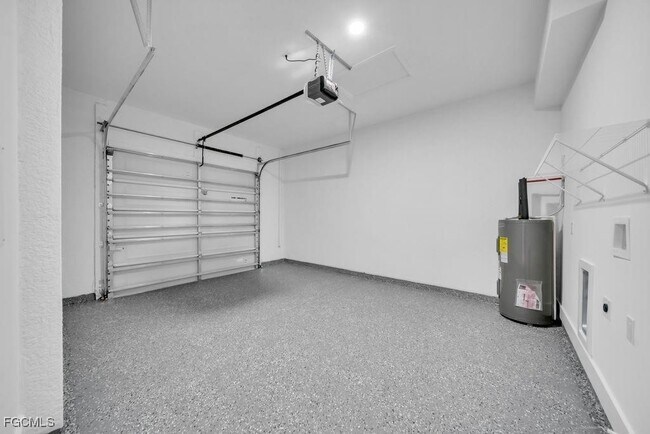 Building Photo - 734 Jack Ave S