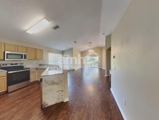 Building Photo - 5831 Wrenwater Dr