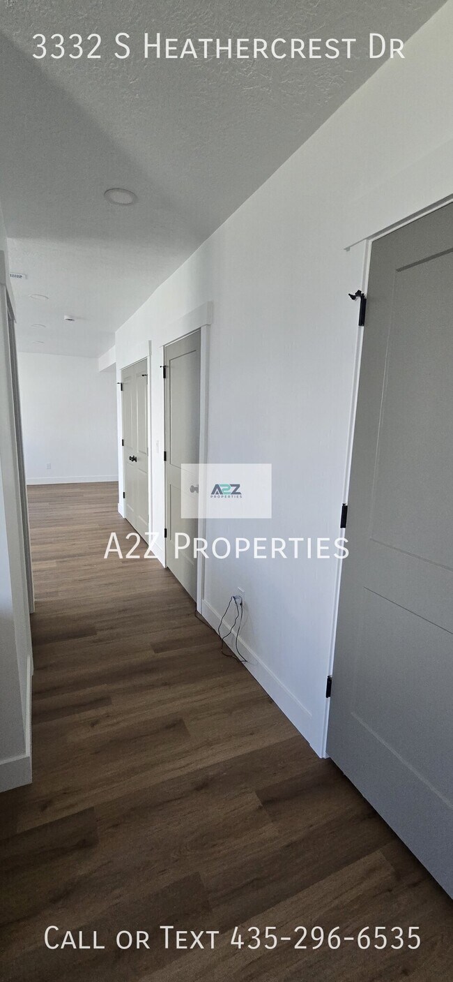 Building Photo - 3332 S Heathercrest Dr