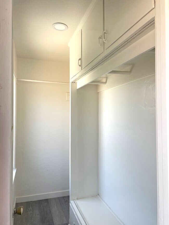 Building Photo - 467