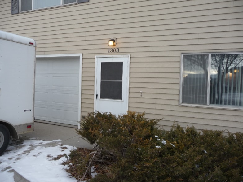 Building Photo - 1303 Mountain View St