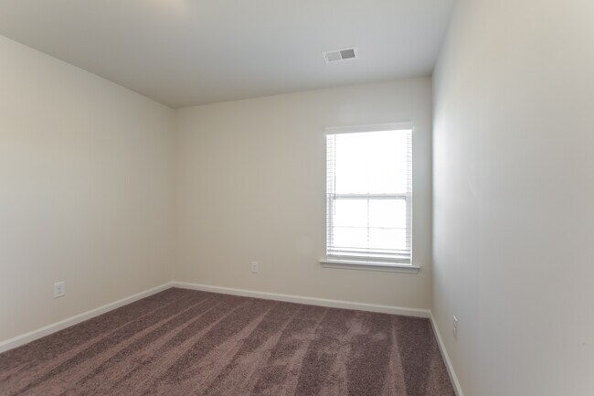 Building Photo - 138 King Buck Dr