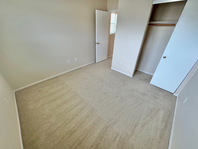 Building Photo - ***SUPER SPRING SPECIAL!!!  -$500 OFF FIRST MONTHS RENT IF MOVED IN 2 WEEKS!!*** COMFORTABLE 2-BE...