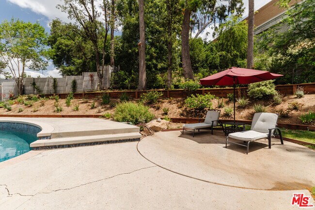 Building Photo - 15514 Del Gado Dr