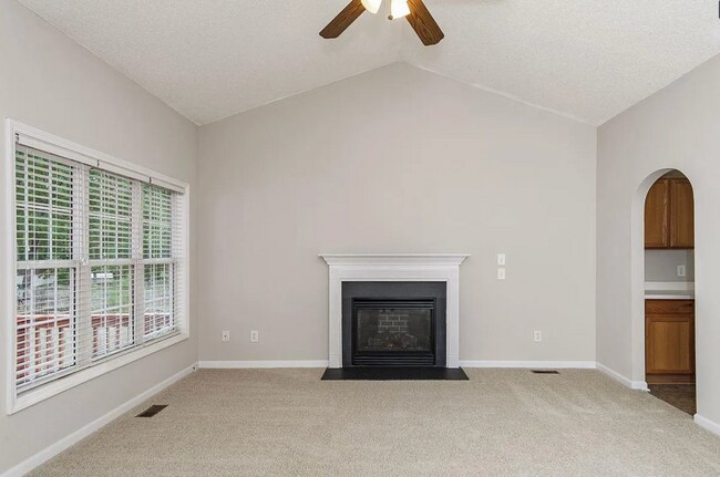 Building Photo - 3 Bedroom Ranch Near NCSU