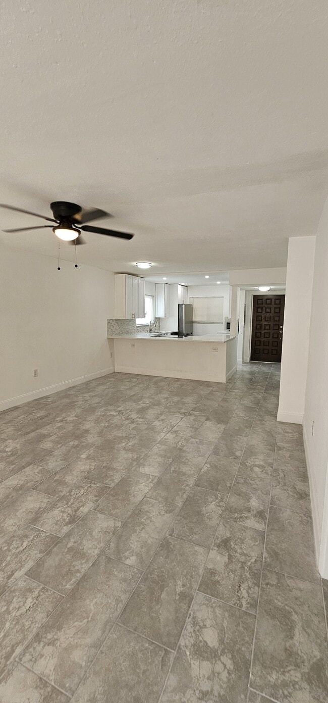 Building Photo - 301 87th Ave
