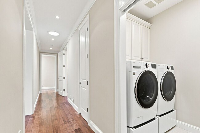 Building Photo - Beautiful 4-Bedroom 3.5-Bathroom Los Gatos Home