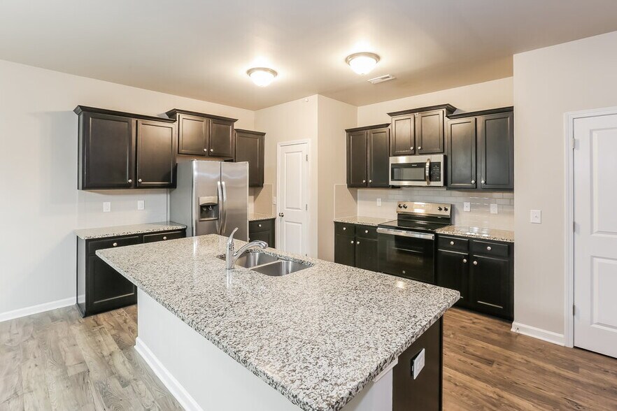 Building Photo - 10042 Brawley Ln