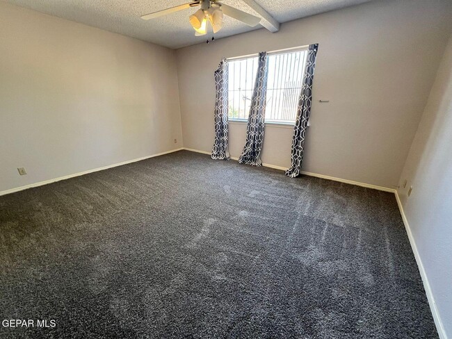 Building Photo - 673 Bristol Dr