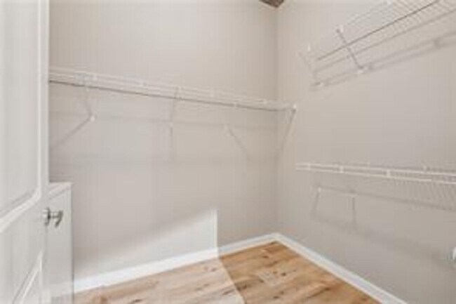 Building Photo - 1 Bedroom + 1 Bath with Views of Buckhead!