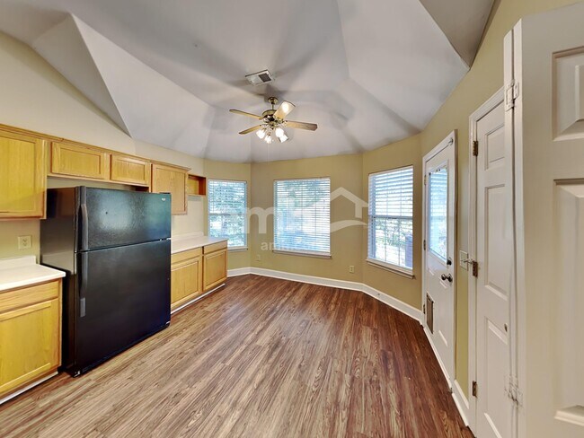 Building Photo - 1508 Cardinal Ln