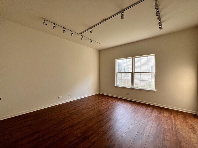 Building Photo - 2803 Bluewater Cir