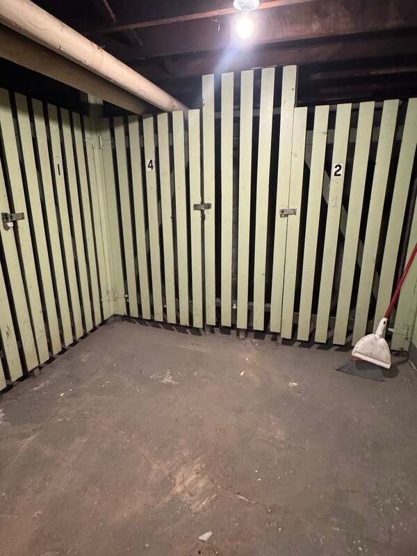 Building Photo - 2903 Voelkel Ave