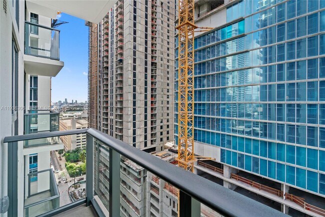 Building Photo - 11 NE 6th St