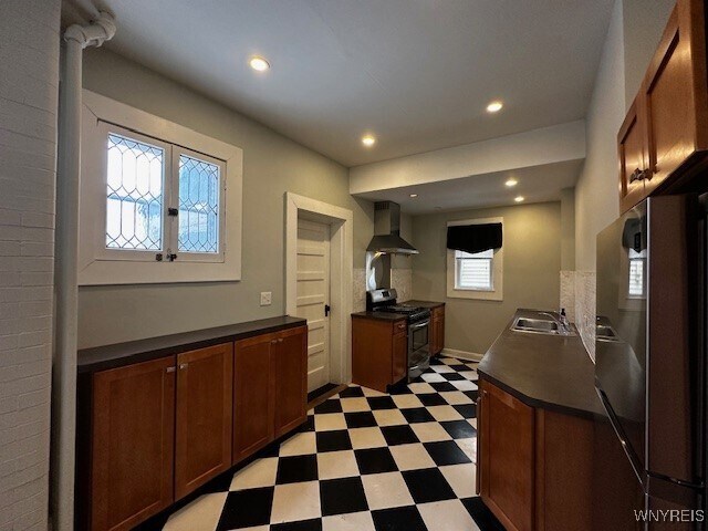 Building Photo - 656 Lafayette Ave