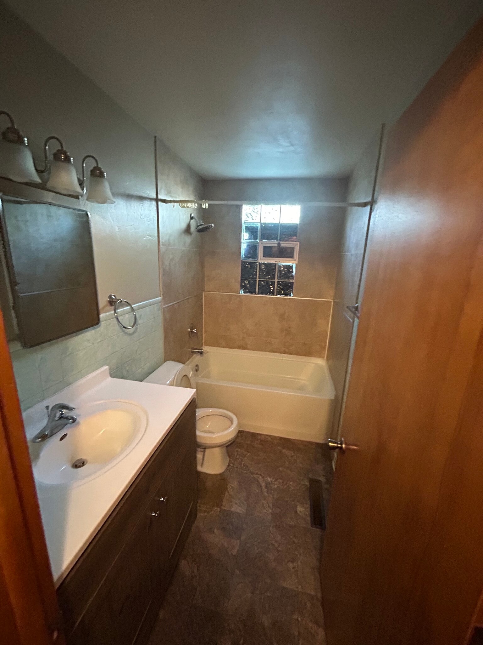 Building Photo - 8 8th St W