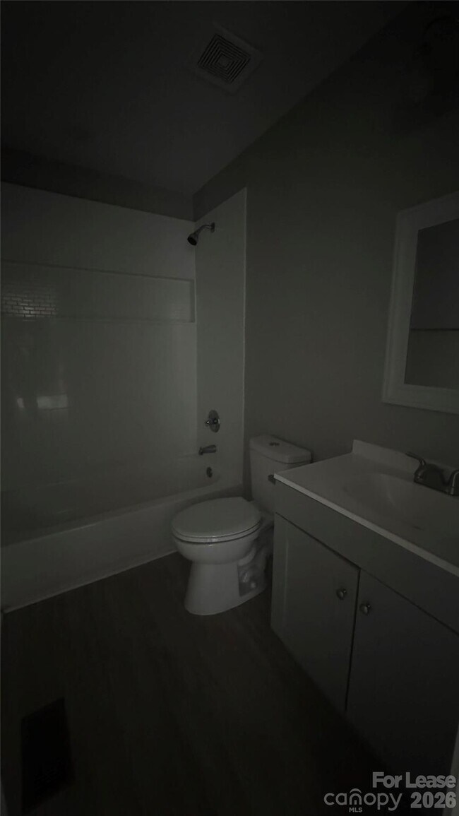 Building Photo - 286 Melrose Dr SW