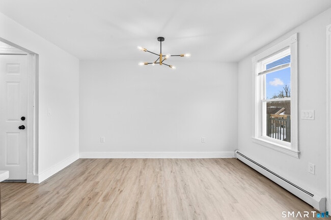 Building Photo - 30 Anthony St