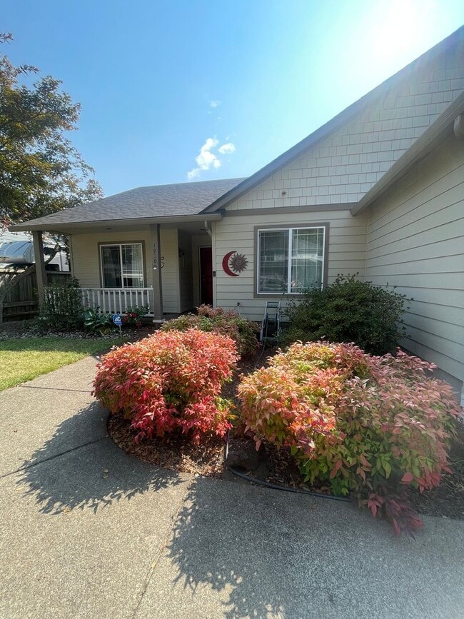 Building Photo - Must See Updated Home!