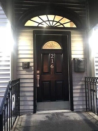 Building Photo - 216 Dorchester St