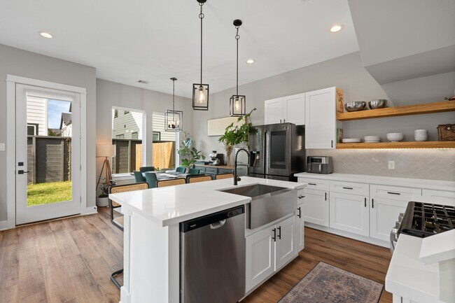 Building Photo - 5903 Wheatley Holw Ln