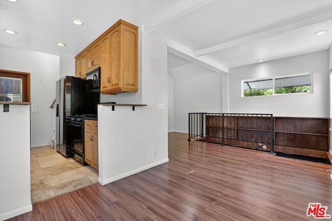 Building Photo - 21549 Summit Trail