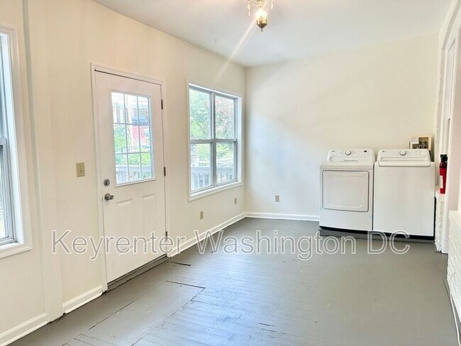 Building Photo - 3211 Adams Mill Rd NW