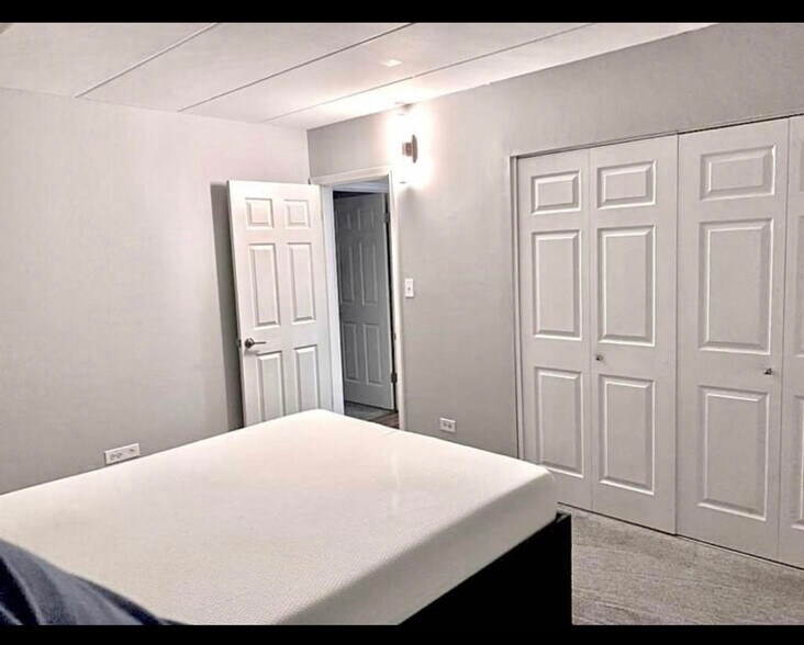 Building Photo - 138 E Bailey Rd