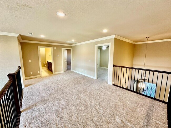 Building Photo - 6613 W Valley View Rd