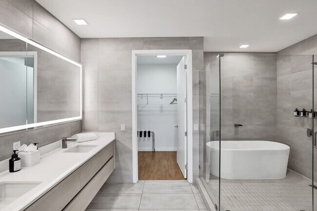 Building Photo - 1220 17th St