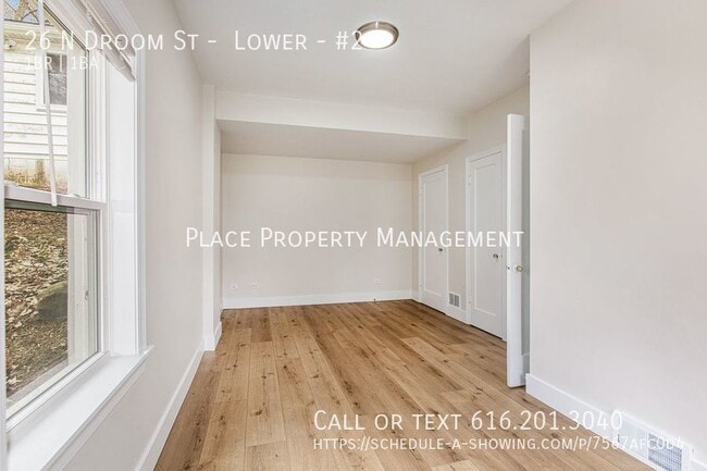 Building Photo - 26 N Droom St